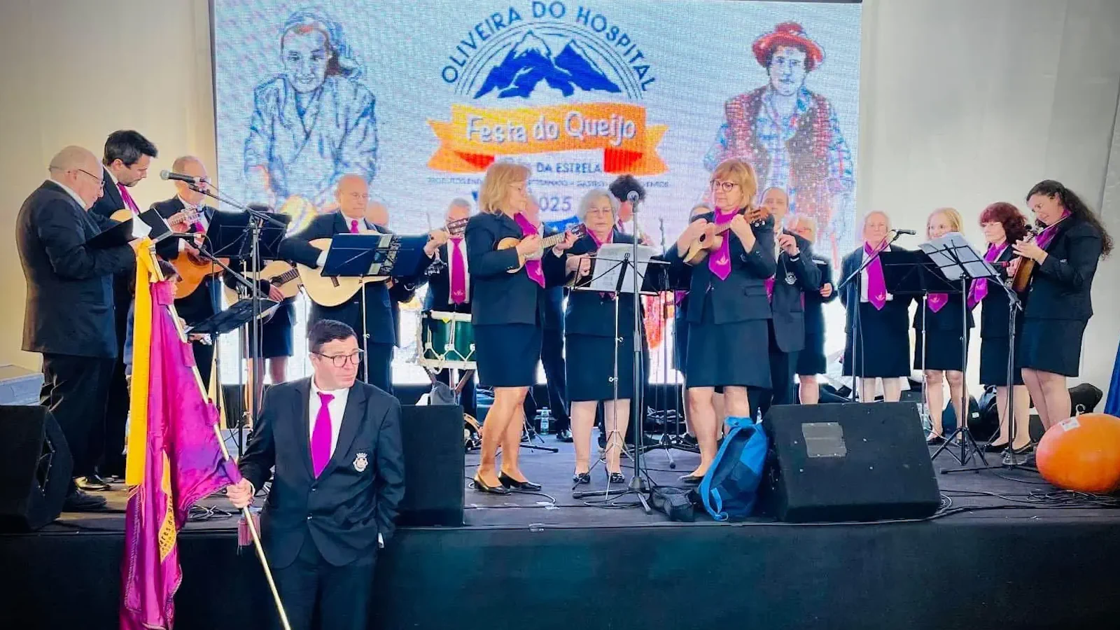 Tuna da Associação Progressiva de Santo António do Alva Na Feira do Queijo